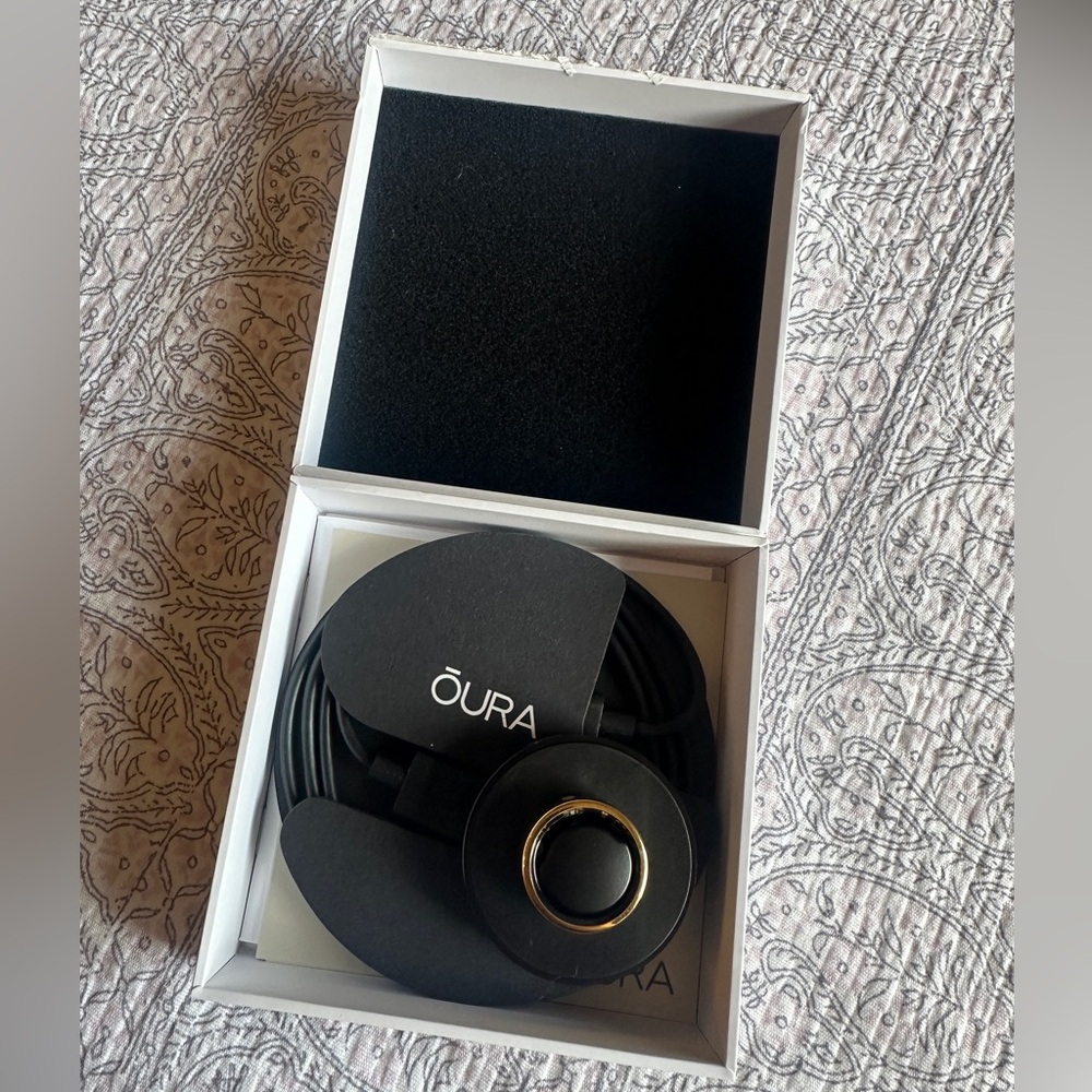 Oura Horizon Ring in Gold Gen 3